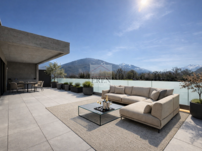 Spacieux attique 4,5 pièces avec terrasse panoramique de 63 m2 image 1
