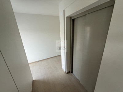 Spacieux attique 4,5 pièces avec terrasse panoramique de 63 m2 image 4