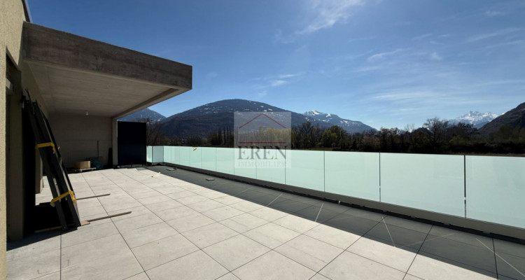 Spacieux attique 4,5 pièces avec terrasse panoramique de 63 m2 image 2