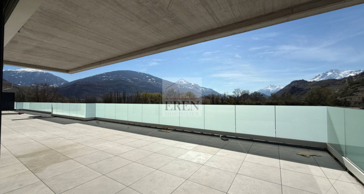 Spacieux attique 4,5 pièces avec terrasse panoramique de 63 m2 image 10
