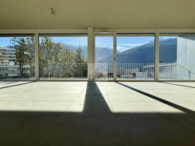Magnifique attique 4.5 pièces neuf avec grande terrasse panoramique à Conthey lumineux et moderne image 7