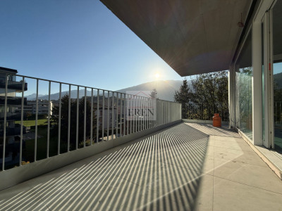 Magnifique attique 4.5 pièces neuf avec grande terrasse panoramique à Conthey lumineux et moderne image 8