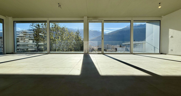 Magnifique attique 4.5 pièces neuf avec grande terrasse panoramique à Conthey lumineux et moderne image 7