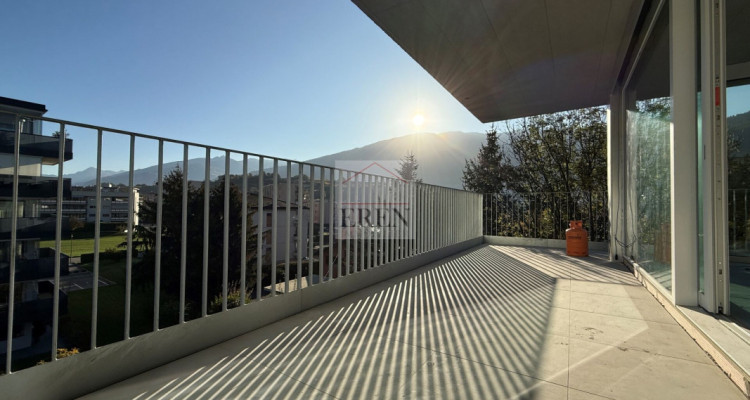 Magnifique attique 4.5 pièces neuf avec grande terrasse panoramique à Conthey lumineux et moderne image 8