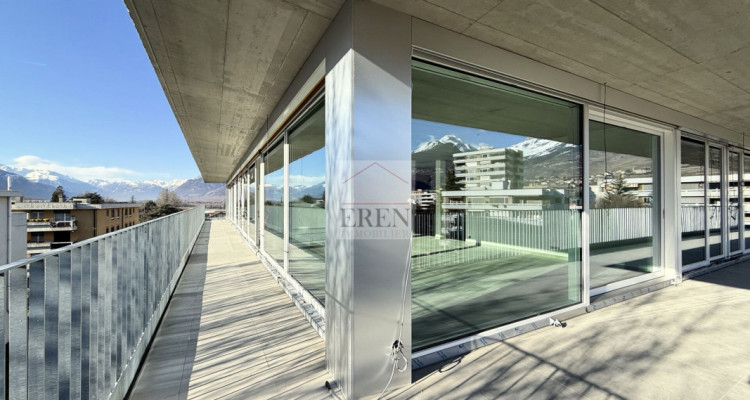Magnifique attique 4.5 pièces neuf avec grande terrasse panoramique à Conthey lumineux et moderne image 13