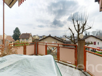 Charmante und grosszügige Dachwohnung an ruhiger Lage image 9