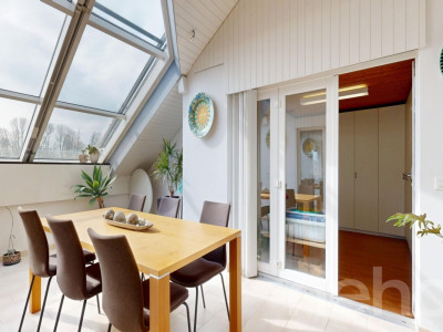 Charmante und grosszügige Dachwohnung an ruhiger Lage image 10