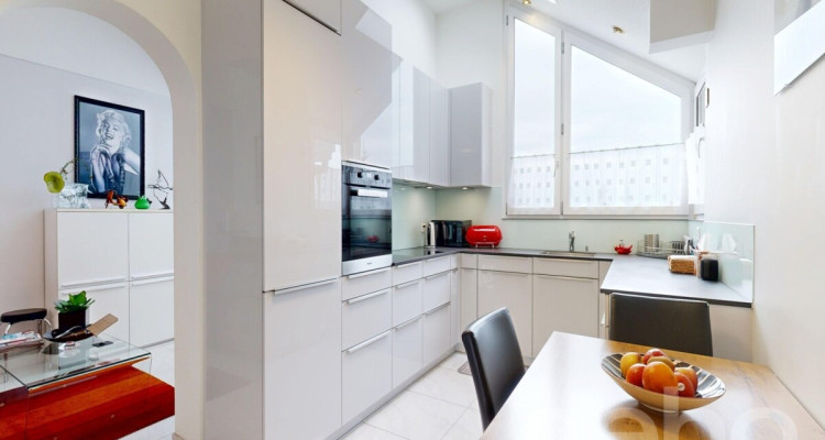 Charmante und grosszügige Dachwohnung an ruhiger Lage image 5