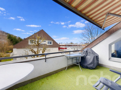 Lichtdurchflutete Dachwohnung mit Terrasse und Cheminée image 12