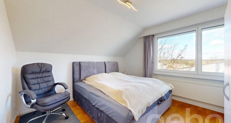 Lichtdurchflutete Dachwohnung mit Terrasse und Cheminée image 10