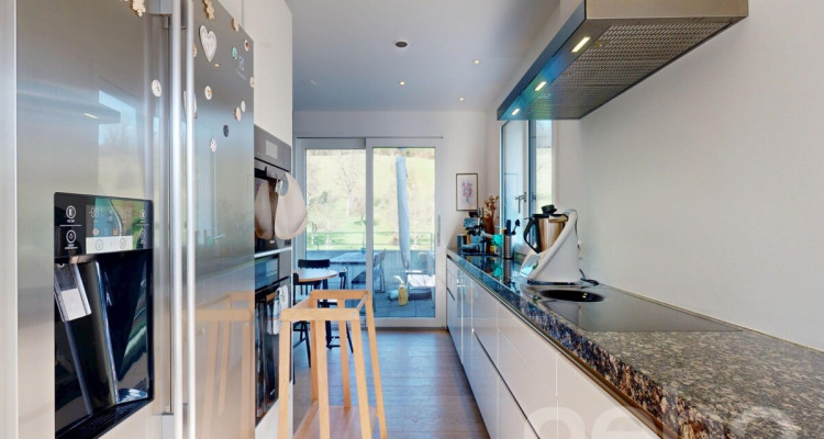 Modernes Einfamilienhaus mit Sauna, Garten und exklusivem Ausbau image 8