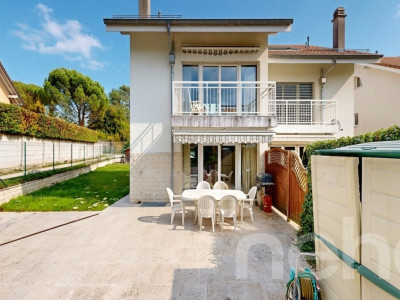 5 pièces, 180 m²: Belle maison mitoyenne en bout avec jardin à Mies image 4