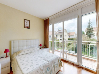 5 pièces, 180 m²: Belle maison mitoyenne en bout avec jardin à Mies image 5