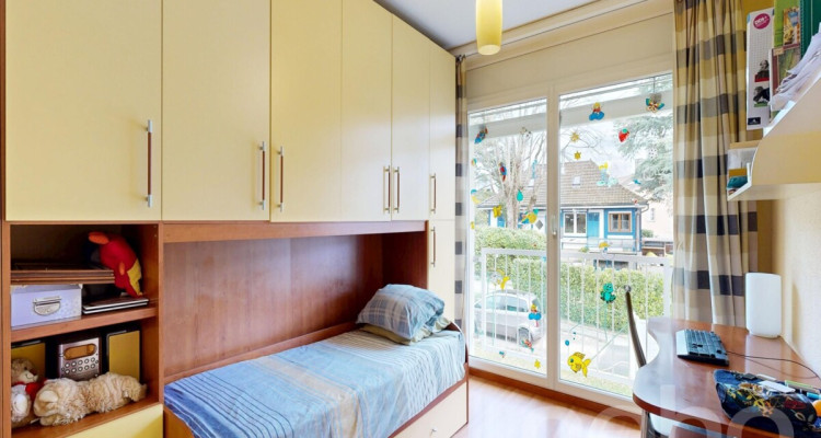 5 pièces, 180 m²: Belle maison mitoyenne en bout avec jardin à Mies image 11