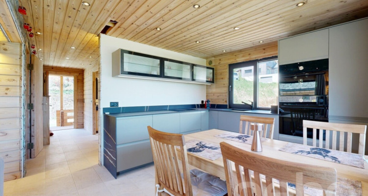 Exclusif: Magnifique chalet rénové et meublé avec soins image 4