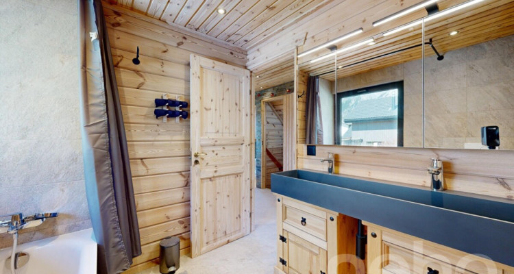 Exclusif: Magnifique chalet rénové et meublé avec soins image 8