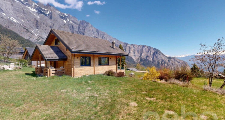 Exclusif: Magnifique chalet rénové et meublé avec soins image 9