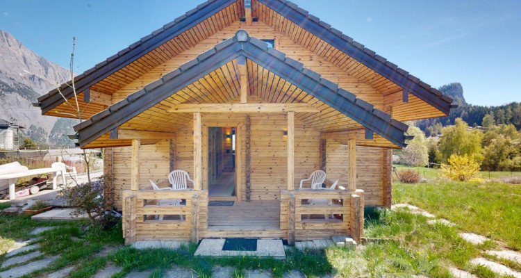 Exclusif: Magnifique chalet rénové et meublé avec soins image 11