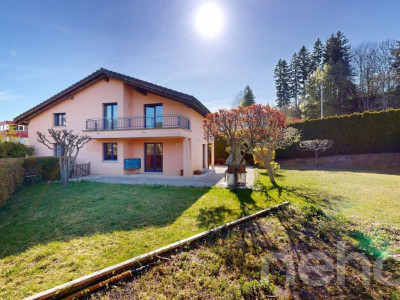 Villa de 6,5 pièces au calme avec garage 5 places et grand jardin image 1