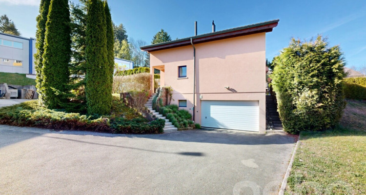 Villa de 6,5 pièces au calme avec garage 5 places et grand jardin image 2
