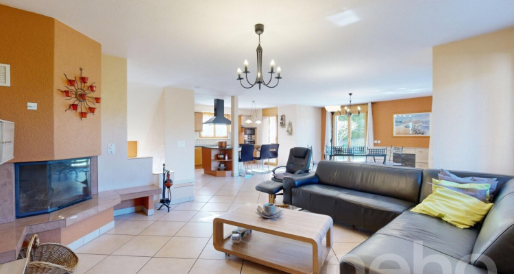 Villa de 6,5 pièces au calme avec garage 5 places et grand jardin image 4