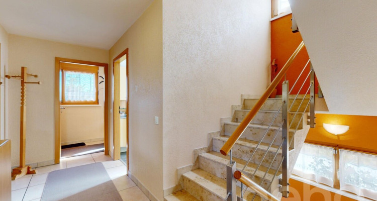 Villa de 6,5 pièces au calme avec garage 5 places et grand jardin image 7