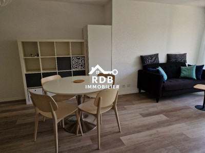 Appartement de 2 pièces meublé au rez-de-chaussée, lumineux et calme. image 2