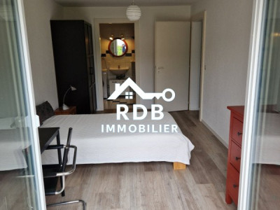 Appartement de 2 pièces meublé au rez-de-chaussée, lumineux et calme. image 3