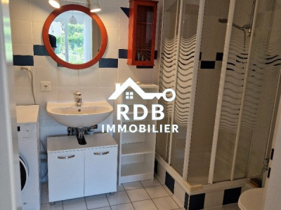 Appartement de 2 pièces meublé au rez-de-chaussée, lumineux et calme. image 6