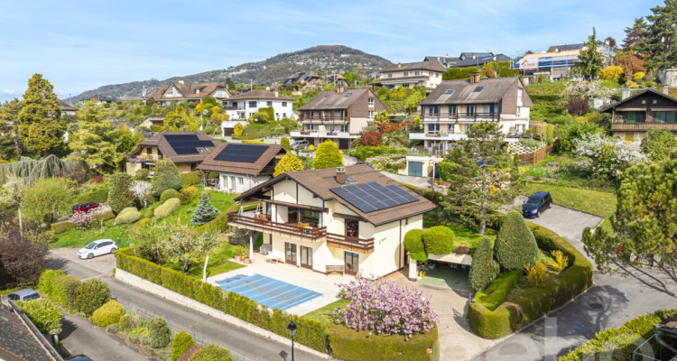 Exclusif: grande villa de 5 chambres avec piscine image 1