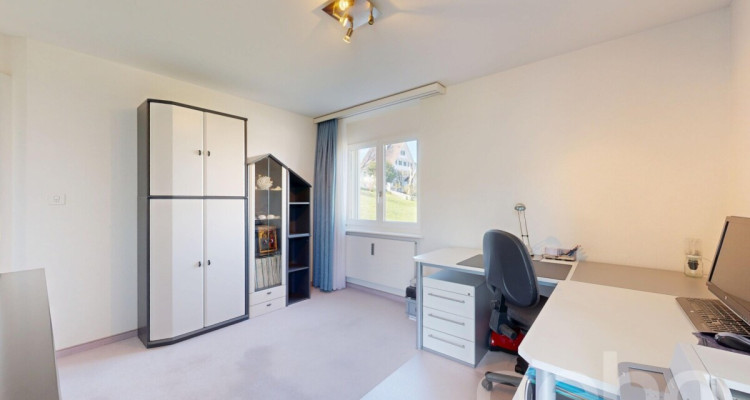 Ruhig gelegen und dennoch stadtnah 4.5-Zimmer-Wohnung in Niederteufen image 7