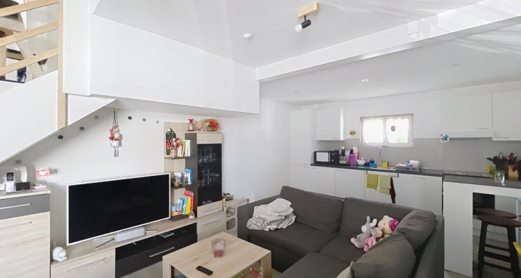 À louer à Courgenay ? Appartement rénové avec cachet image 5