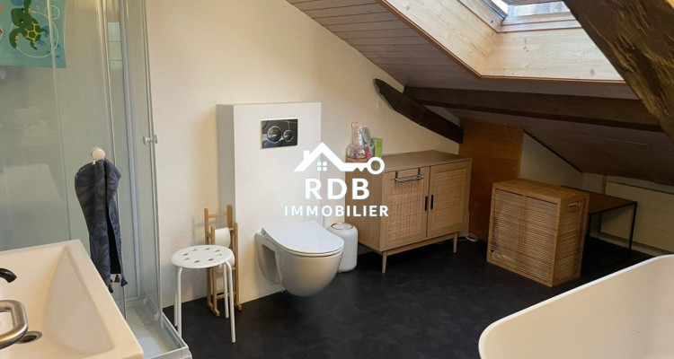 Maison meublée de 190 m² avec jardin, terrasse et parking – location temporaire image 11