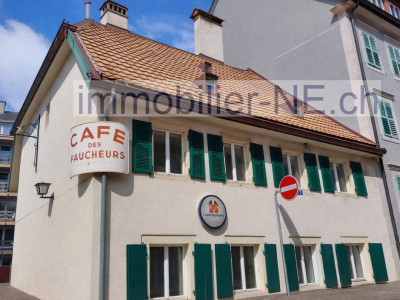 Maison idéalement située au centre-ville, abritant un restaurant connu sous lenseigne « Le Faucheur » image 1