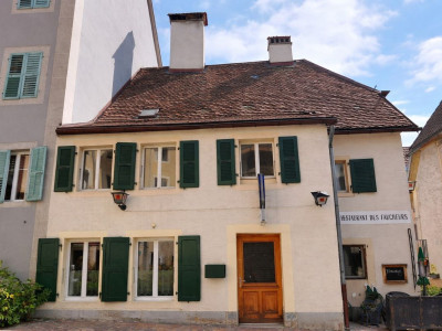 Maison idéalement située au centre-ville, abritant un restaurant connu sous lenseigne « Le Faucheur » image 2