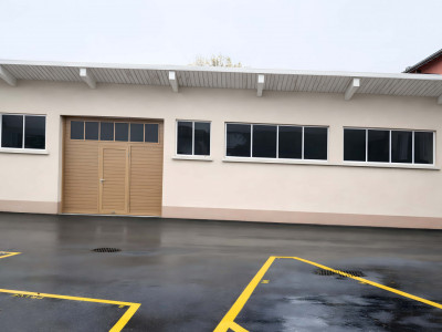 Local professionnel 120 m² – idéal pour atelier automobile ou pneus image 3