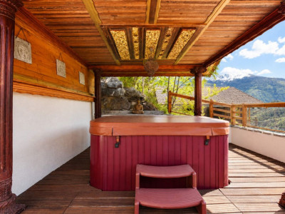 Chalet dexception avec espace bien-être et vue panoramique image 13
