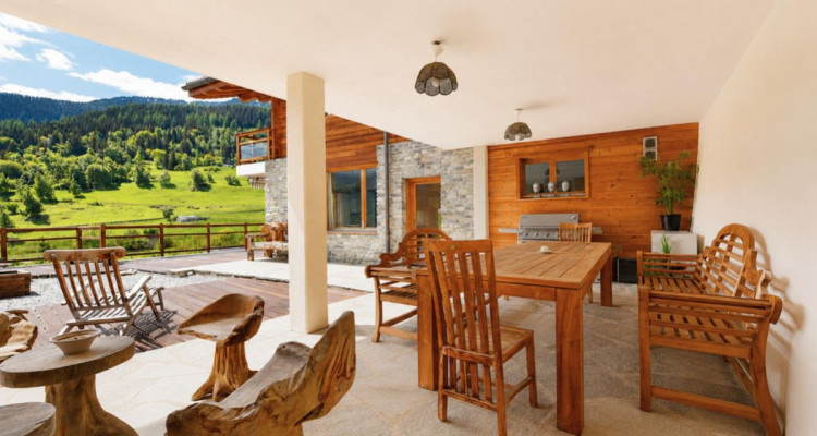 Chalet dexception avec espace bien-être et vue panoramique image 6