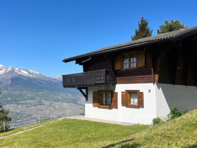 Splendide chalet proche de toutes commodités à saisir !  image 1