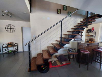 Villa contemporaine agrémentée dun jardin privatif et dune place de parc intérieure. image 7