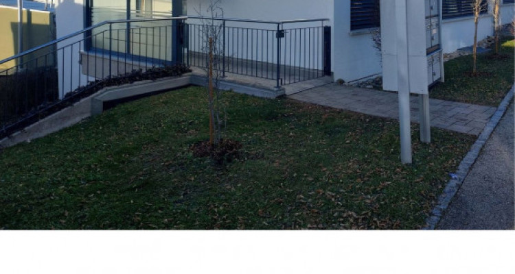 Villa contemporaine agrémentée dun jardin privatif et dune place de parc intérieure. image 13