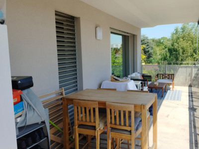 Joli 4 pièces avec grand balcon idéalement situé dans la région de Cointrin GE image 4