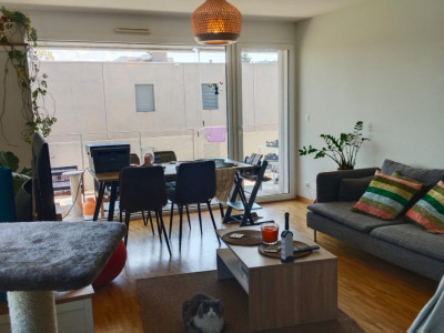Joli 4 pièces avec grand balcon idéalement situé dans la région de Cointrin GE image 1