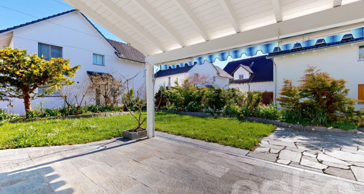 Sonniges Familienglück: 6.5-Zimmer-Einfamilienhaus an naturnaher Lage image 2