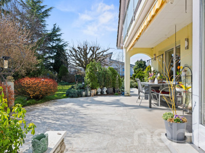 Maison familiale spacieuse avec jardin dans environnement calme image 3