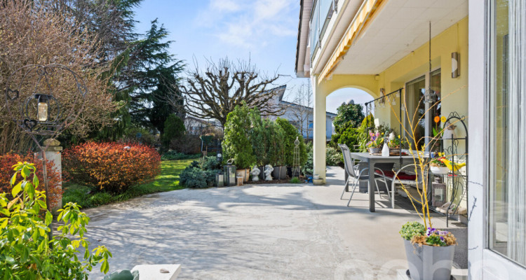 Maison familiale spacieuse avec jardin dans environnement calme image 3