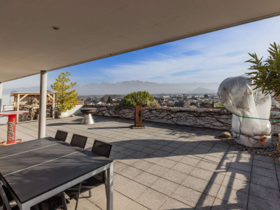 Exklusive Terrassenwohnung - 180 Grad Aussicht image 2