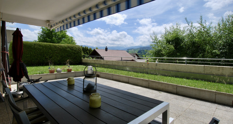 Schöne 5,5-Zimmer-Wohnung mit Garten und Blick auf die Freiburger Alpen 🏔️ image 1