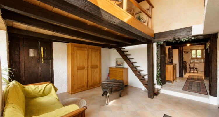 Ferme authentique du 18ème siècle avec vue panoramique image 4