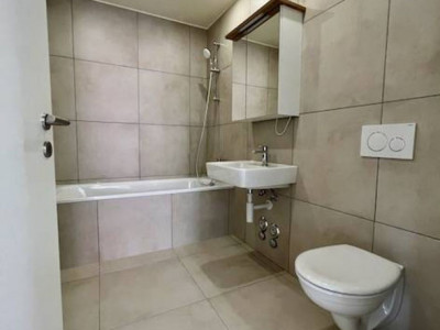 Appartement B - 2,5 pièces, avec balcon - Cadre agréable à Couvet image 5